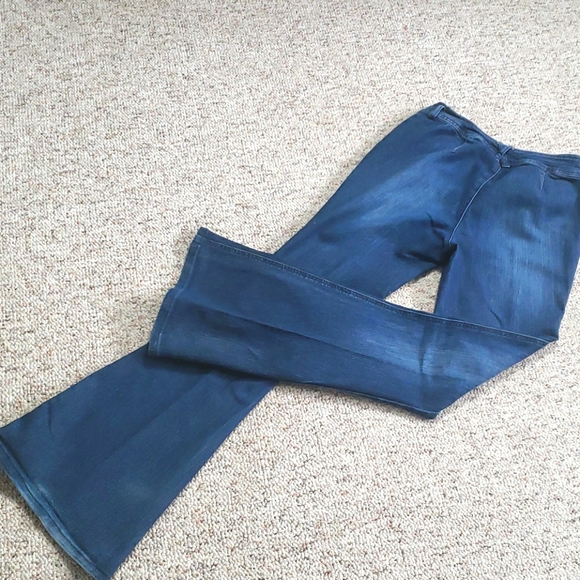 Jeans - Picture 1 of 3